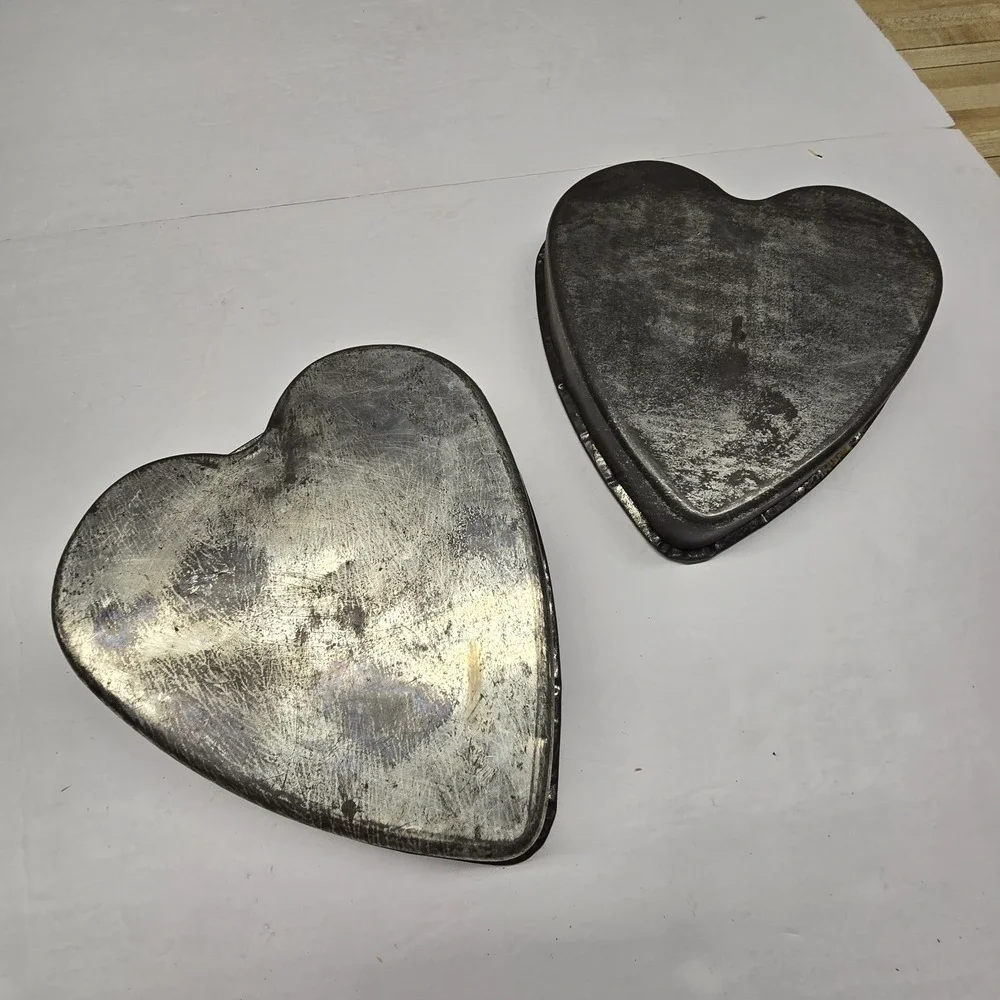 Vintage Set of 2 Heart Shape Cake Baking Pan Tarnished USA Heritage Primitive